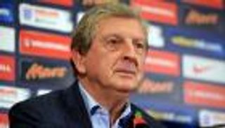 مدرب إنجلترا يخشى نجاحات ليفربول ومانشستر سيتي