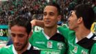 استهتار نجم بجاية قبل موقعة الزمالك يثير غضب المدرب