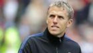 نيفيل: مورينيو خيار مثالي لقيادة يونايتد