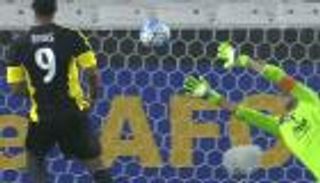 اتحاد جدة يحافظ على آماله الآسيوية برباعية أمام بطل إيران