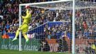 بالفيديو: حارس ساوثهامبتون يمنع أجمل هدف عكسي في البريميرليج