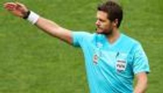 صافرة أسترالية للقاء النصر الإماراتي والاتحاد السعودي