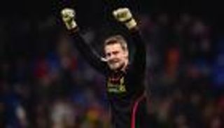 بالفيديو.. حارس ليفربول يهين نجوم دورتموند