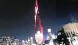 بالصور.. برج خليفة يحتفل بتتويج الأهلي بطلاً للدوري الإماراتي