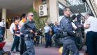 4 قتلى إسرائيليين وأمريكي و11 جريحًا في عمليتين فدائيتين في تل أبيب والضفة