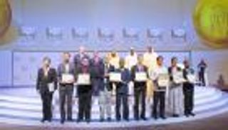 محمد بن راشد ومحمد بن زايد يوزعان جوائز