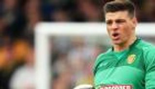 استفزازات المشجعين حولت حارس المرمى إلى المصارعة