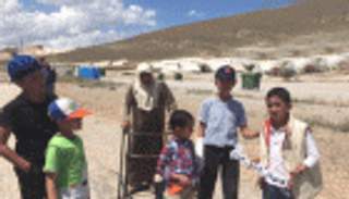 الإمارات تنشئ مخيما للاجئين السوريين في اليونان