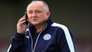 إيفرتون يتطلع لتكرار إنجاز ليستر عبر خطف مهندس صفقاته