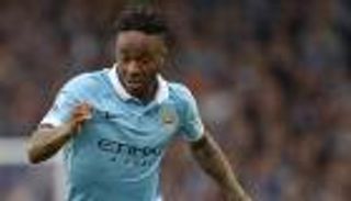 ستيرلينج يعترف: أتعلم من ميسي ورونالدو