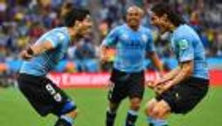 بالفيديو: سواريز وكافاني ينقذان أوروجواي من فخ البرازيل