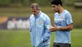 تاباريز يستبعد مشاركة سواريز في مباراة فنزويلا