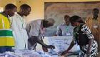 السودانيون يقترعون في استفتاء دارفور