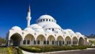 انفجار قنبلة قرب مسجد في استراليا أثناء الصلاة