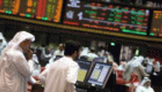 توجه السيولة للأسهم القيادية يصعد بمؤشر كويت 15 عند الإغلاق