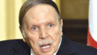 أنصار بوتفليقة ينتفضون ضد فالس بسبب صورة