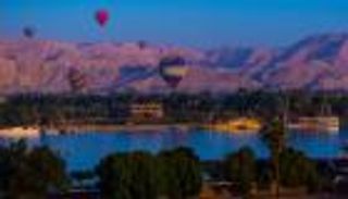 بالصور.."البالون الطائر" بالأقصر.. متعة التحليق فوق التاريخ