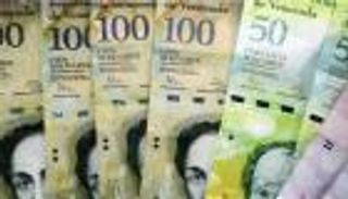 فنزويلا تخفض سعر الصرف لعملتها بفعل أزمة النفط