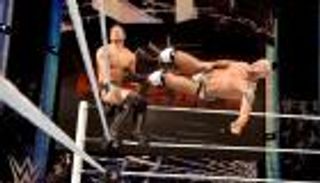 ذا ميز يستغل اعتداء بين أوينز وزين ليفوز بالإنتركونتيننتال