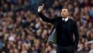 تبديلات إنريكي الغائبة تفتح النار على إدارة برشلونة