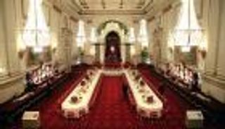 أسرار المطبخ الملكي.. ممنوعات على مائدة إليزابيث الثانية؟