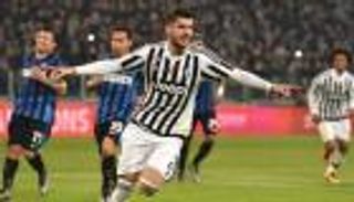 يوفنتوس يهزم إنتر بثلاثية ويقترب من نهائي الكأس