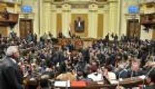 برلمان مصر "يعاقب" منتقديه ويُوقف البث المباشر لجلساته