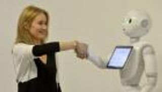 الروبوت ينافس حملة الماجستير والدكتوراه على الوظائف