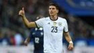 جوميز يحتفل بعودة 