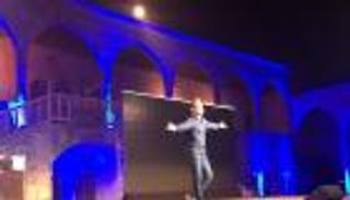 بالصور.. باسم يوسف في لبنان.. صيحات استهجان وممنوع التصوير