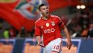 تاعرابت "المجمد" يفتح النار على مدرب بنفيكا