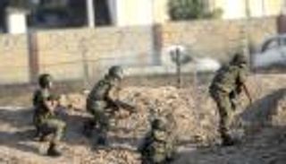 دبابات تركية تقصف مسلحين أكرادًا في هجوم قوبل بانتقاد داخلي