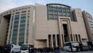 مقتل مدني وإصابة شرطيين في انفجار سيارة بتركيا