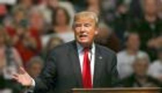 بريطانيا تدرس عريضة تطالب بمنع ترامب من دخول البلاد