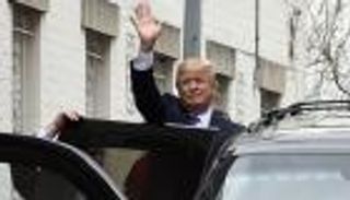 استطلاع للرأي: نساء أمريكا في استطاعتهن وقْف ترامب