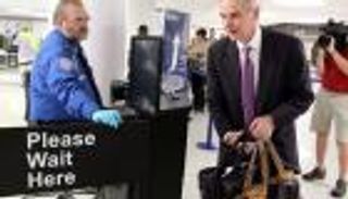 واشنطن تحسن إجراءات الفحص بالمطارات الأمريكية لسد 