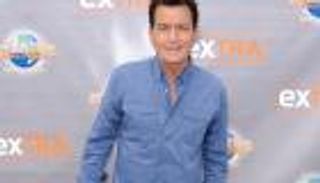 تشارلي شين يعترف بإصابته بالإيدز لأول مرة