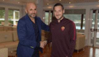 سباليتي: لا مشكلة مع توتي