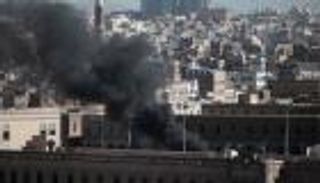 بالصور: مقتل وإصابة 9 في محاولة لاغتيال محافظين باليمن