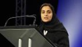 لبنى القاسمي تدعو لحوار عالمي نحو غد بلا أزمات إنسانية