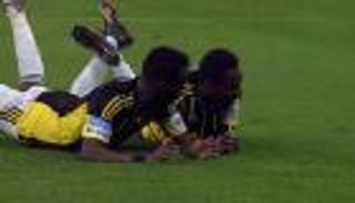 الاتحاد يسحق الرائد ويطارد الهلال والأهلي بالدوري السعودي