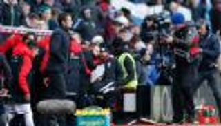 مدرب أستون فيلا: سداسية ليفربول "مُهينة"