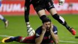 صحف أوروبا تتهكم على سواريز لرفضه رد الدين لميسي