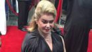 كاترين دونوف لـــ"العين": السينما العربية المعاصرة تهدم جدار الخوف والقلق