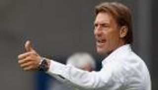 رينار يحشد محترفي المغرب لمواجهتي الرأس الأخضر