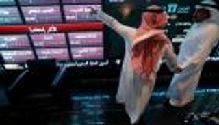 البورصة السعودية تخسر 1.6% والأنظار تترقب الميزانية