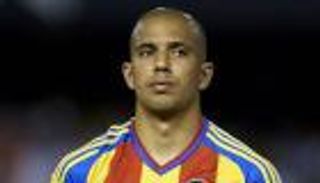 الجزائري فيغولي يقترب من إنتر ميلان