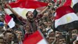 انقسامات "الإخوان".. الشباب يتمردون وتحذير من سيناريو الجزائر