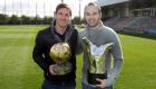 برشلونة: ميسي وإنيستا مستمران طويلا 