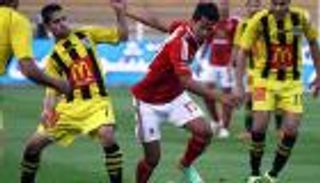 فيديو: الأهلي لأول مرة في صدارة الدوري المصري بثلاثية "الذئاب" 